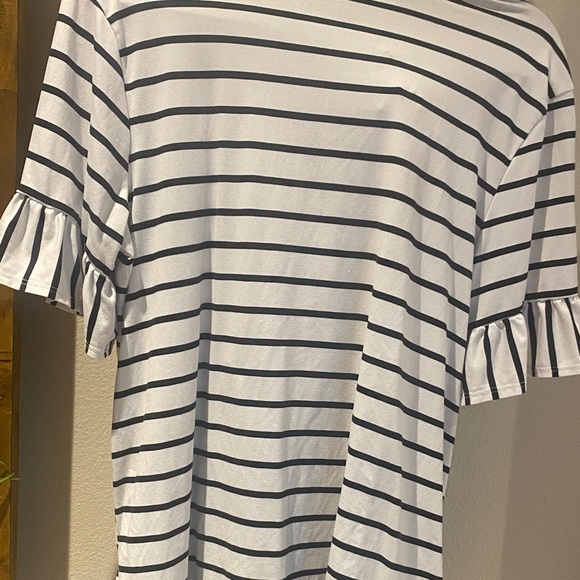 Bobeau White and Black Striped Short Sleeve Top - Picture 4 of 4